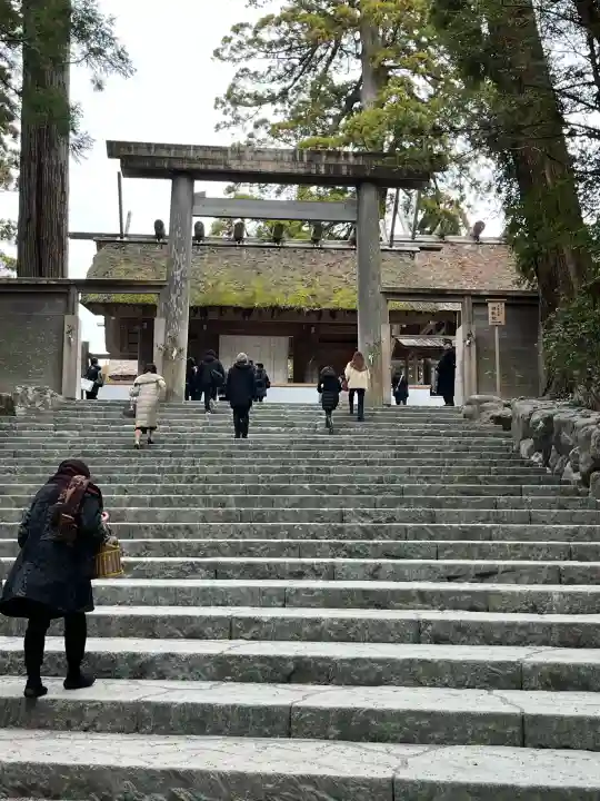 伊勢神宮内宮(皇大神宮)の{uncategorized: "未分類", other: "その他", undefined: "問題あり", building: "その他建物", grave: "お墓", sacred_gate: "鳥居", guardian: "狛犬", statue: "像", buddha: "仏像", history: "歴史", nature: "自然", garden: "庭園", animal: "動物", pagoda: "塔", temizu: "手水舎", mountain_gate: "山門・神門", sanctuary: "本殿・本堂", subordinate: "末社・摂社", art: "芸術", scenery: "景色", jizo: "地蔵", ema: "絵馬", goshuin: "御朱印", omikuji: "おみくじ", items: "授与品その他", amulet: "お守り", goshuincho: "御朱印帳", eats: "食事", festival: "お祭り", votive_dance: "神楽", shichigosan: "七五三参", wedding: "結婚式", experience: "体験その他", initially: "初詣", around: "周辺", anti_infection: "感染症対策"}