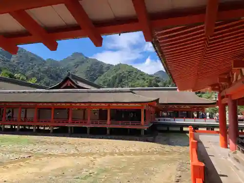 厳島神社の本殿