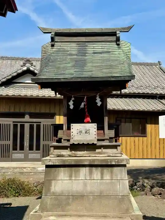 熊野神社の{uncategorized: "未分類", other: "その他", undefined: "問題あり", building: "その他建物", grave: "お墓", sacred_gate: "鳥居", guardian: "狛犬", statue: "像", buddha: "仏像", history: "歴史", nature: "自然", garden: "庭園", animal: "動物", pagoda: "塔", temizu: "手水舎", mountain_gate: "山門・神門", sanctuary: "本殿・本堂", subordinate: "末社・摂社", art: "芸術", scenery: "景色", jizo: "地蔵", ema: "絵馬", goshuin: "御朱印", omikuji: "おみくじ", items: "授与品その他", amulet: "お守り", goshuincho: "御朱印帳", eats: "食事", festival: "お祭り", votive_dance: "神楽", shichigosan: "七五三参", wedding: "結婚式", experience: "体験その他", initially: "初詣", around: "周辺", anti_infection: "感染症対策"}