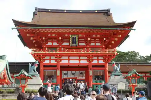 伏見稲荷大社の山門・神門