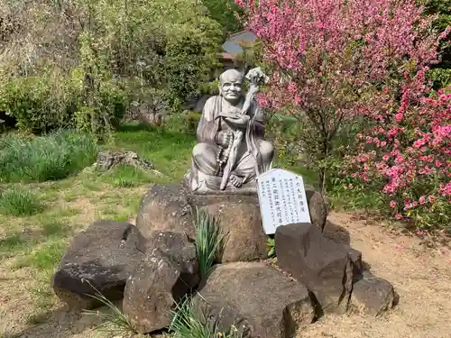 法泉寺の像