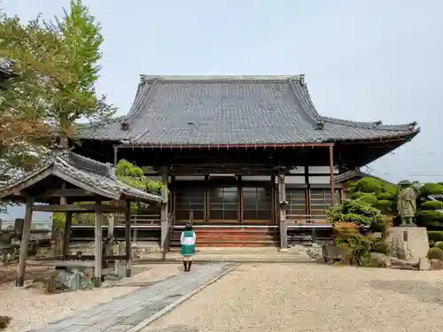 長伝寺の本殿・本堂