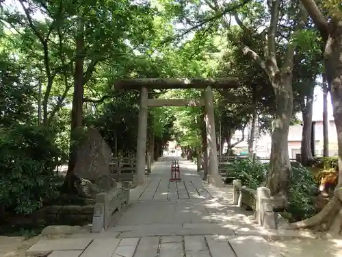 越ヶ谷久伊豆神社の鳥居