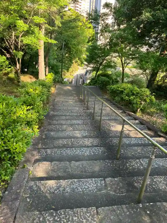 熊野神社の{uncategorized: "未分類", other: "その他", undefined: "問題あり", building: "その他建物", grave: "お墓", sacred_gate: "鳥居", guardian: "狛犬", statue: "像", buddha: "仏像", history: "歴史", nature: "自然", garden: "庭園", animal: "動物", pagoda: "塔", temizu: "手水舎", mountain_gate: "山門・神門", sanctuary: "本殿・本堂", subordinate: "末社・摂社", art: "芸術", scenery: "景色", jizo: "地蔵", ema: "絵馬", goshuin: "御朱印", omikuji: "おみくじ", items: "授与品その他", amulet: "お守り", goshuincho: "御朱印帳", eats: "食事", festival: "お祭り", votive_dance: "神楽", shichigosan: "七五三参", wedding: "結婚式", experience: "体験その他", initially: "初詣", around: "周辺", anti_infection: "感染症対策"}