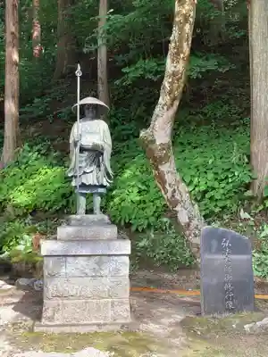 牛伏寺の像