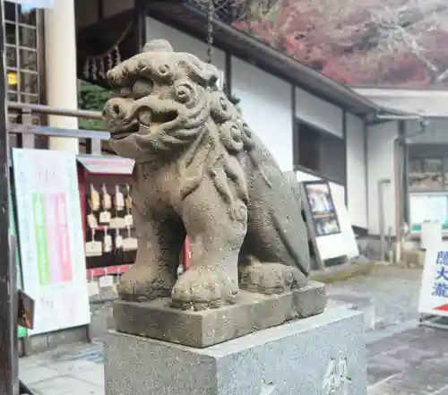 青麻神社の狛犬