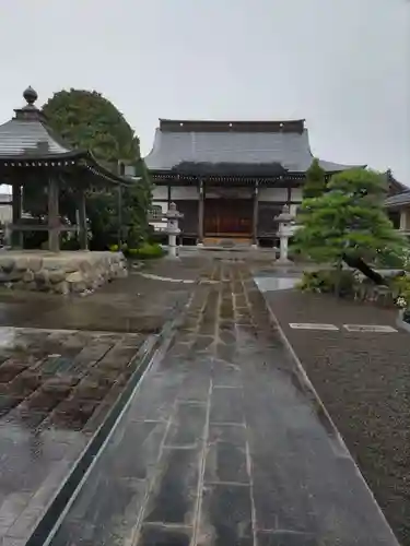竜田寺の本殿・本堂
