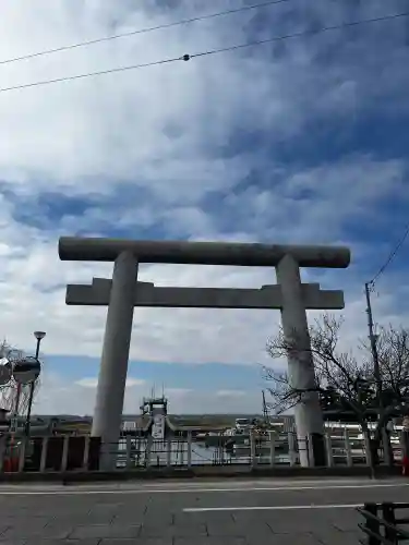 息栖神社の{uncategorized: "未分類", other: "その他", undefined: "問題あり", building: "その他建物", grave: "お墓", sacred_gate: "鳥居", guardian: "狛犬", statue: "像", buddha: "仏像", history: "歴史", nature: "自然", garden: "庭園", animal: "動物", pagoda: "塔", temizu: "手水舎", mountain_gate: "山門・神門", sanctuary: "本殿・本堂", subordinate: "末社・摂社", art: "芸術", scenery: "景色", jizo: "地蔵", ema: "絵馬", goshuin: "御朱印", omikuji: "おみくじ", items: "授与品その他", amulet: "お守り", goshuincho: "御朱印帳", eats: "食事", festival: "お祭り", votive_dance: "神楽", shichigosan: "七五三参", wedding: "結婚式", experience: "体験その他", initially: "初詣", around: "周辺", anti_infection: "感染症対策"}