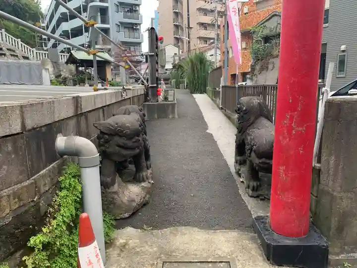 成田山横浜別院延命院の狛犬