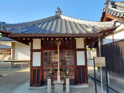 大念佛寺の{uncategorized: "未分類", other: "その他", undefined: "問題あり", building: "その他建物", grave: "お墓", sacred_gate: "鳥居", guardian: "狛犬", statue: "像", buddha: "仏像", history: "歴史", nature: "自然", garden: "庭園", animal: "動物", pagoda: "塔", temizu: "手水舎", mountain_gate: "山門・神門", sanctuary: "本殿・本堂", subordinate: "末社・摂社", art: "芸術", scenery: "景色", jizo: "地蔵", ema: "絵馬", goshuin: "御朱印", omikuji: "おみくじ", items: "授与品その他", amulet: "お守り", goshuincho: "御朱印帳", eats: "食事", festival: "お祭り", votive_dance: "神楽", shichigosan: "七五三参", wedding: "結婚式", experience: "体験その他", initially: "初詣", around: "周辺", anti_infection: "感染症対策"}