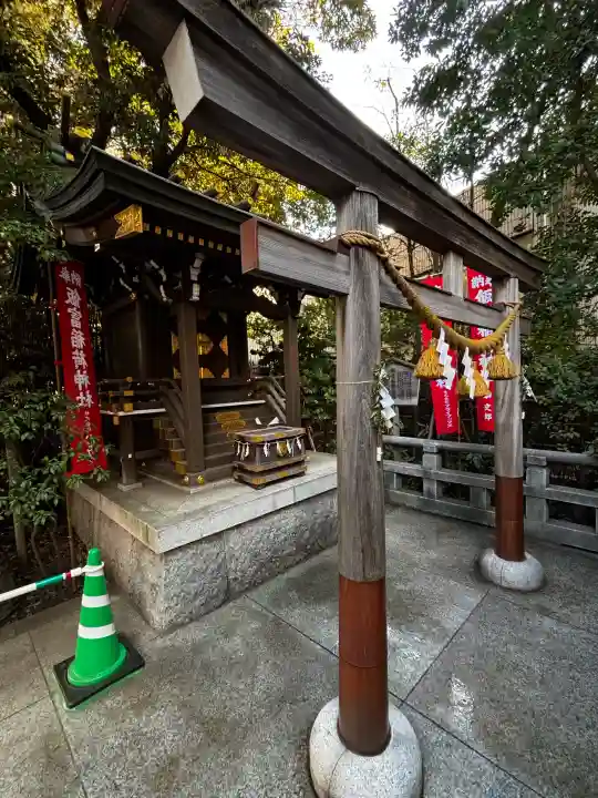 飯富稲荷神社の{uncategorized: "未分類", other: "その他", undefined: "問題あり", building: "その他建物", grave: "お墓", sacred_gate: "鳥居", guardian: "狛犬", statue: "像", buddha: "仏像", history: "歴史", nature: "自然", garden: "庭園", animal: "動物", pagoda: "塔", temizu: "手水舎", mountain_gate: "山門・神門", sanctuary: "本殿・本堂", subordinate: "末社・摂社", art: "芸術", scenery: "景色", jizo: "地蔵", ema: "絵馬", goshuin: "御朱印", omikuji: "おみくじ", items: "授与品その他", amulet: "お守り", goshuincho: "御朱印帳", eats: "食事", festival: "お祭り", votive_dance: "神楽", shichigosan: "七五三参", wedding: "結婚式", experience: "体験その他", initially: "初詣", around: "周辺", anti_infection: "感染症対策"}