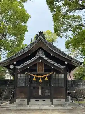 六所社（安井）の{uncategorized: "未分類", other: "その他", undefined: "問題あり", building: "その他建物", grave: "お墓", sacred_gate: "鳥居", guardian: "狛犬", statue: "像", buddha: "仏像", history: "歴史", nature: "自然", garden: "庭園", animal: "動物", pagoda: "塔", temizu: "手水舎", mountain_gate: "山門・神門", sanctuary: "本殿・本堂", subordinate: "末社・摂社", art: "芸術", scenery: "景色", jizo: "地蔵", ema: "絵馬", goshuin: "御朱印", omikuji: "おみくじ", items: "授与品その他", amulet: "お守り", goshuincho: "御朱印帳", eats: "食事", festival: "お祭り", votive_dance: "神楽", shichigosan: "七五三参", wedding: "結婚式", experience: "体験その他", initially: "初詣", around: "周辺", anti_infection: "感染症対策"}