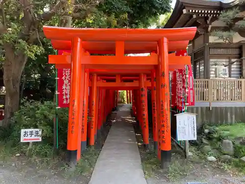 鵠沼伏見稲荷神社の鳥居