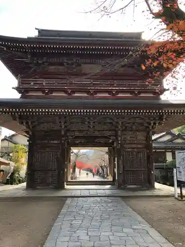 華厳寺の山門