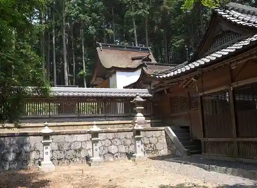 泉神社の本殿