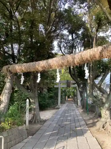 越ヶ谷久伊豆神社の鳥居