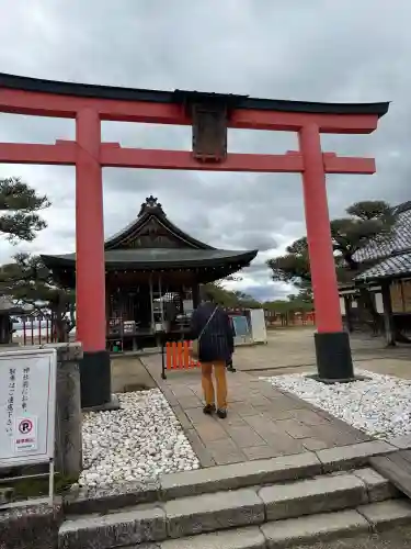 唐崎神社の{uncategorized: "未分類", other: "その他", undefined: "問題あり", building: "その他建物", grave: "お墓", sacred_gate: "鳥居", guardian: "狛犬", statue: "像", buddha: "仏像", history: "歴史", nature: "自然", garden: "庭園", animal: "動物", pagoda: "塔", temizu: "手水舎", mountain_gate: "山門・神門", sanctuary: "本殿・本堂", subordinate: "末社・摂社", art: "芸術", scenery: "景色", jizo: "地蔵", ema: "絵馬", goshuin: "御朱印", omikuji: "おみくじ", items: "授与品その他", amulet: "お守り", goshuincho: "御朱印帳", eats: "食事", festival: "お祭り", votive_dance: "神楽", shichigosan: "七五三参", wedding: "結婚式", experience: "体験その他", initially: "初詣", around: "周辺", anti_infection: "感染症対策"}