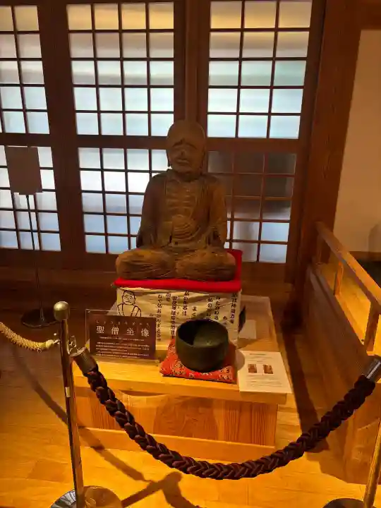 南禅寺の{uncategorized: "未分類", other: "その他", undefined: "問題あり", building: "その他建物", grave: "お墓", sacred_gate: "鳥居", guardian: "狛犬", statue: "像", buddha: "仏像", history: "歴史", nature: "自然", garden: "庭園", animal: "動物", pagoda: "塔", temizu: "手水舎", mountain_gate: "山門・神門", sanctuary: "本殿・本堂", subordinate: "末社・摂社", art: "芸術", scenery: "景色", jizo: "地蔵", ema: "絵馬", goshuin: "御朱印", omikuji: "おみくじ", items: "授与品その他", amulet: "お守り", goshuincho: "御朱印帳", eats: "食事", festival: "お祭り", votive_dance: "神楽", shichigosan: "七五三参", wedding: "結婚式", experience: "体験その他", initially: "初詣", around: "周辺", anti_infection: "感染症対策"}