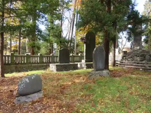 筑摩神社の建物その他