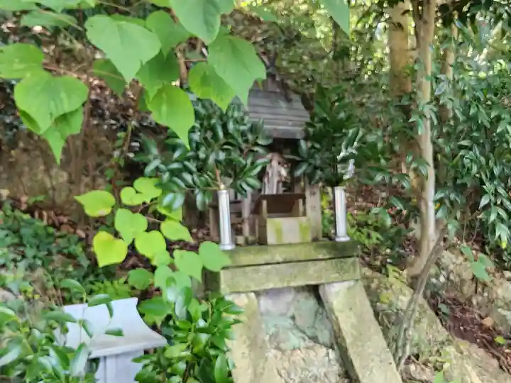石上神社の末社・摂社