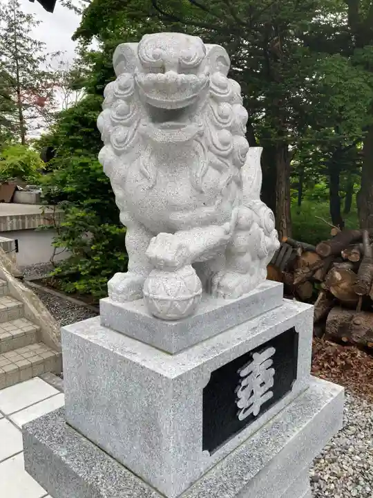 南豪神社の狛犬