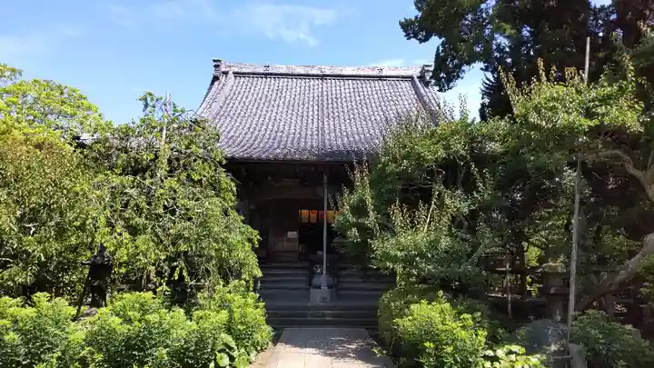 宝戒寺の本殿・本堂