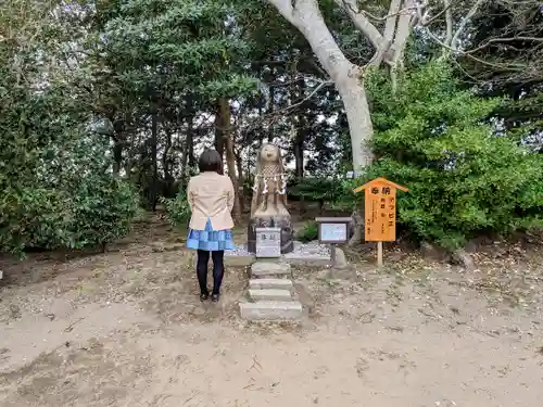 白子神社の像