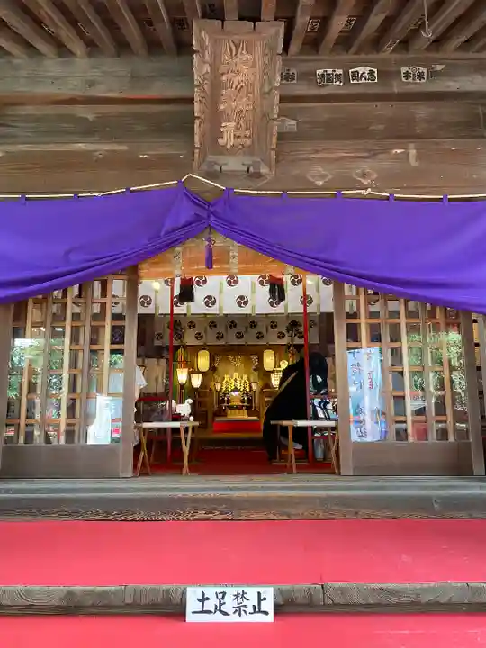 鴻神社の本殿・本堂
