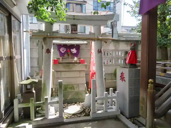 三河稲荷神社の鳥居