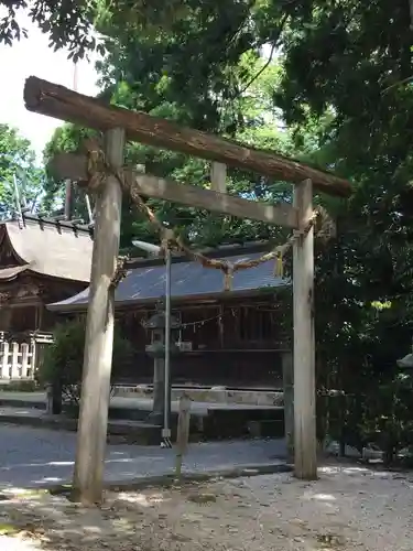 倭白山比咩神社（南出）の鳥居