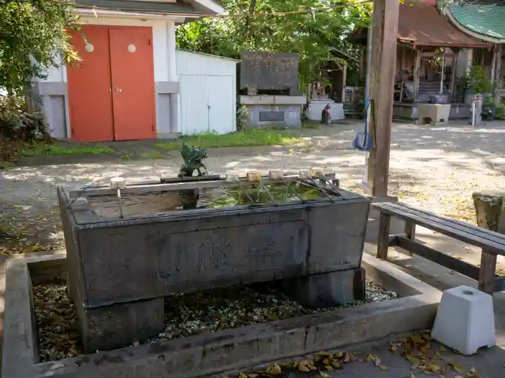 鹿島御児神社の{uncategorized: "未分類", other: "その他", undefined: "問題あり", building: "その他建物", grave: "お墓", sacred_gate: "鳥居", guardian: "狛犬", statue: "像", buddha: "仏像", history: "歴史", nature: "自然", garden: "庭園", animal: "動物", pagoda: "塔", temizu: "手水舎", mountain_gate: "山門・神門", sanctuary: "本殿・本堂", subordinate: "末社・摂社", art: "芸術", scenery: "景色", jizo: "地蔵", ema: "絵馬", goshuin: "御朱印", omikuji: "おみくじ", items: "授与品その他", amulet: "お守り", goshuincho: "御朱印帳", eats: "食事", festival: "お祭り", votive_dance: "神楽", shichigosan: "七五三参", wedding: "結婚式", experience: "体験その他", initially: "初詣", around: "周辺", anti_infection: "感染症対策"}