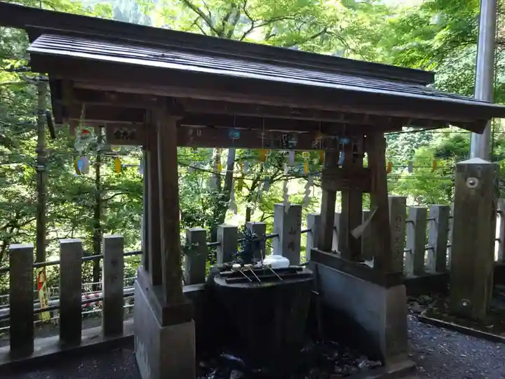 九頭龍神社の手水舎