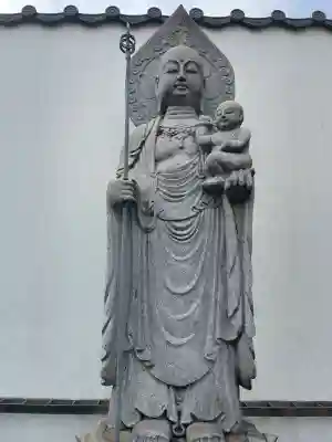 重願寺の{uncategorized: "未分類", other: "その他", undefined: "問題あり", building: "その他建物", grave: "お墓", sacred_gate: "鳥居", guardian: "狛犬", statue: "像", buddha: "仏像", history: "歴史", nature: "自然", garden: "庭園", animal: "動物", pagoda: "塔", temizu: "手水舎", mountain_gate: "山門・神門", sanctuary: "本殿・本堂", subordinate: "末社・摂社", art: "芸術", scenery: "景色", jizo: "地蔵", ema: "絵馬", goshuin: "御朱印", omikuji: "おみくじ", items: "授与品その他", amulet: "お守り", goshuincho: "御朱印帳", eats: "食事", festival: "お祭り", votive_dance: "神楽", shichigosan: "七五三参", wedding: "結婚式", experience: "体験その他", initially: "初詣", around: "周辺", anti_infection: "感染症対策"}