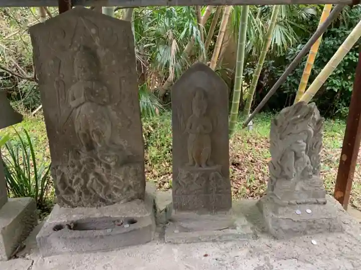 八雲神社の仏像