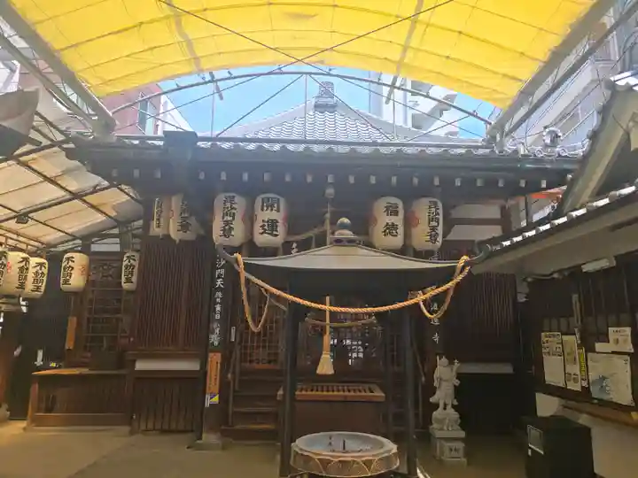 浪速寺の本殿・本堂