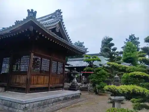 八幡神社の{uncategorized: "未分類", other: "その他", undefined: "問題あり", building: "その他建物", grave: "お墓", sacred_gate: "鳥居", guardian: "狛犬", statue: "像", buddha: "仏像", history: "歴史", nature: "自然", garden: "庭園", animal: "動物", pagoda: "塔", temizu: "手水舎", mountain_gate: "山門・神門", sanctuary: "本殿・本堂", subordinate: "末社・摂社", art: "芸術", scenery: "景色", jizo: "地蔵", ema: "絵馬", goshuin: "御朱印", omikuji: "おみくじ", items: "授与品その他", amulet: "お守り", goshuincho: "御朱印帳", eats: "食事", festival: "お祭り", votive_dance: "神楽", shichigosan: "七五三参", wedding: "結婚式", experience: "体験その他", initially: "初詣", around: "周辺", anti_infection: "感染症対策"}