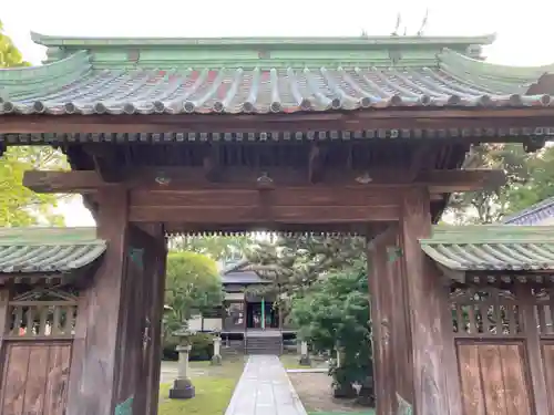 西條神社の山門