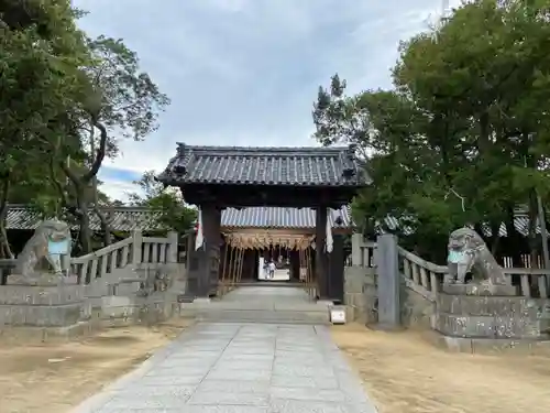 白鳥神社の狛犬