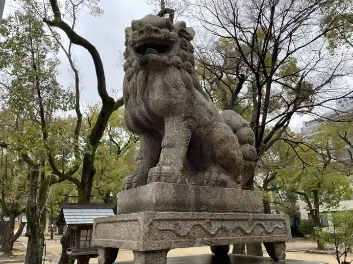 湊川神社の狛犬