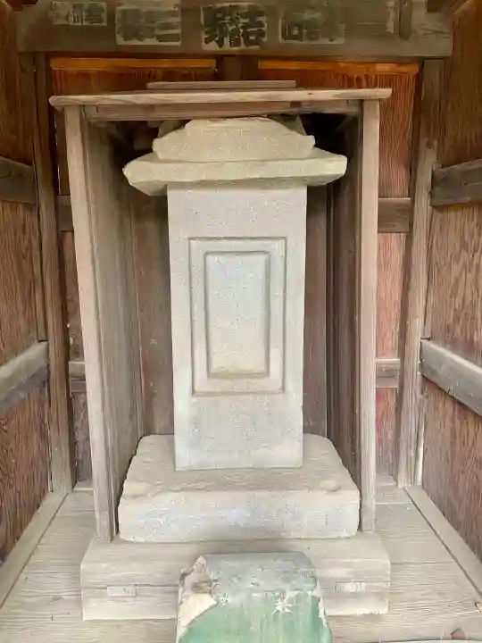 上小岩天祖神社の{uncategorized: "未分類", other: "その他", undefined: "問題あり", building: "その他建物", grave: "お墓", sacred_gate: "鳥居", guardian: "狛犬", statue: "像", buddha: "仏像", history: "歴史", nature: "自然", garden: "庭園", animal: "動物", pagoda: "塔", temizu: "手水舎", mountain_gate: "山門・神門", sanctuary: "本殿・本堂", subordinate: "末社・摂社", art: "芸術", scenery: "景色", jizo: "地蔵", ema: "絵馬", goshuin: "御朱印", omikuji: "おみくじ", items: "授与品その他", amulet: "お守り", goshuincho: "御朱印帳", eats: "食事", festival: "お祭り", votive_dance: "神楽", shichigosan: "七五三参", wedding: "結婚式", experience: "体験その他", initially: "初詣", around: "周辺", anti_infection: "感染症対策"}