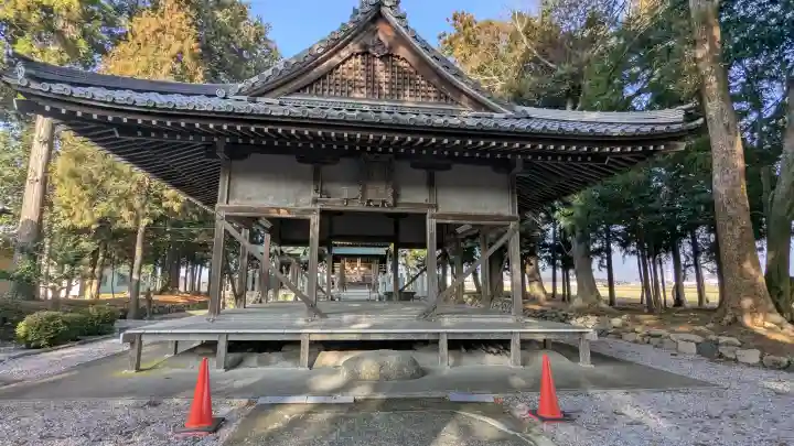 白鳥神社の{uncategorized: "未分類", other: "その他", undefined: "問題あり", building: "その他建物", grave: "お墓", sacred_gate: "鳥居", guardian: "狛犬", statue: "像", buddha: "仏像", history: "歴史", nature: "自然", garden: "庭園", animal: "動物", pagoda: "塔", temizu: "手水舎", mountain_gate: "山門・神門", sanctuary: "本殿・本堂", subordinate: "末社・摂社", art: "芸術", scenery: "景色", jizo: "地蔵", ema: "絵馬", goshuin: "御朱印", omikuji: "おみくじ", items: "授与品その他", amulet: "お守り", goshuincho: "御朱印帳", eats: "食事", festival: "お祭り", votive_dance: "神楽", shichigosan: "七五三参", wedding: "結婚式", experience: "体験その他", initially: "初詣", around: "周辺", anti_infection: "感染症対策"}