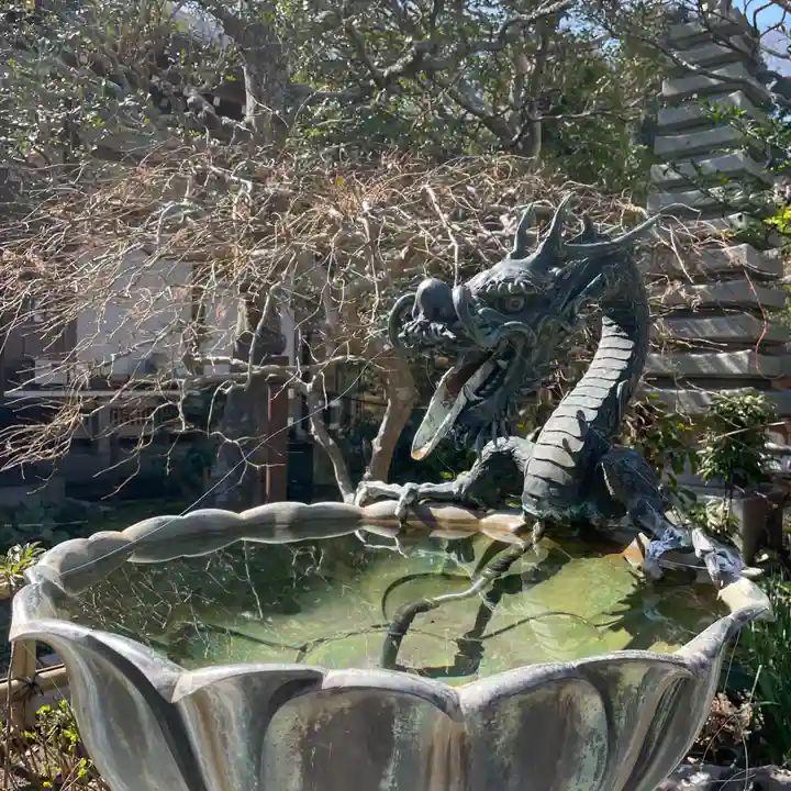 成就院の手水舎