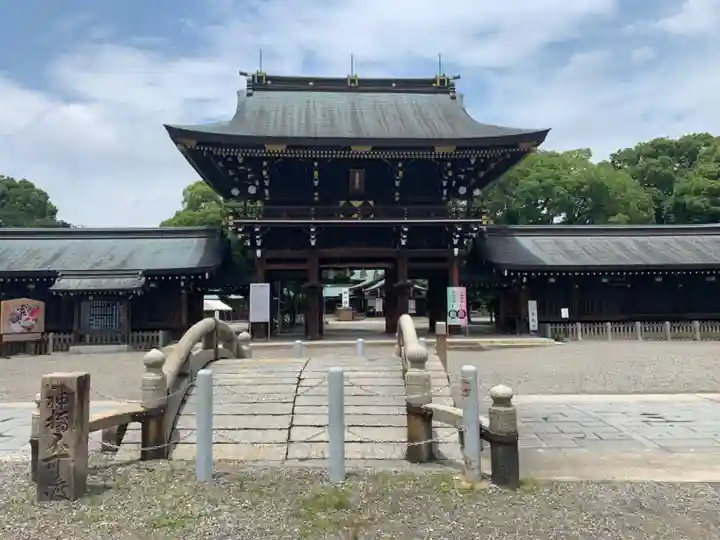 真清田神社の山門・神門
