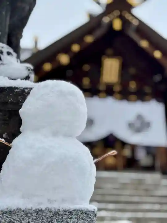 札幌諏訪神社の像