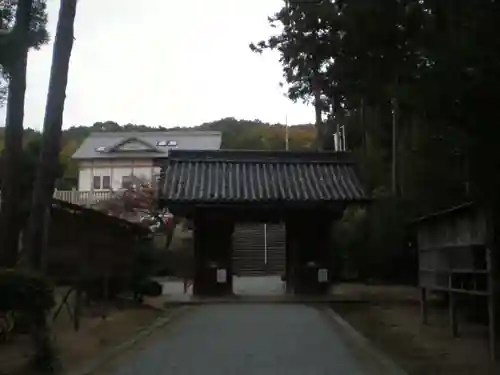 安仁神社の山門