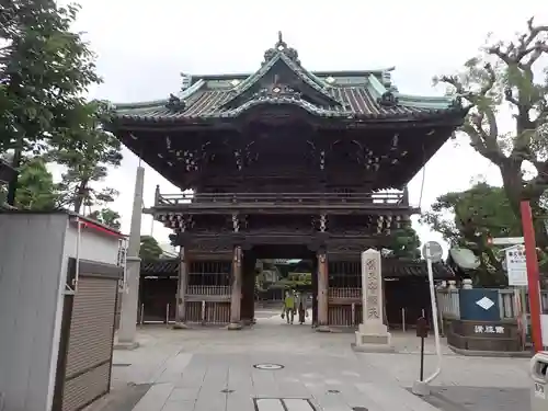 題経寺（柴又帝釈天）の山門