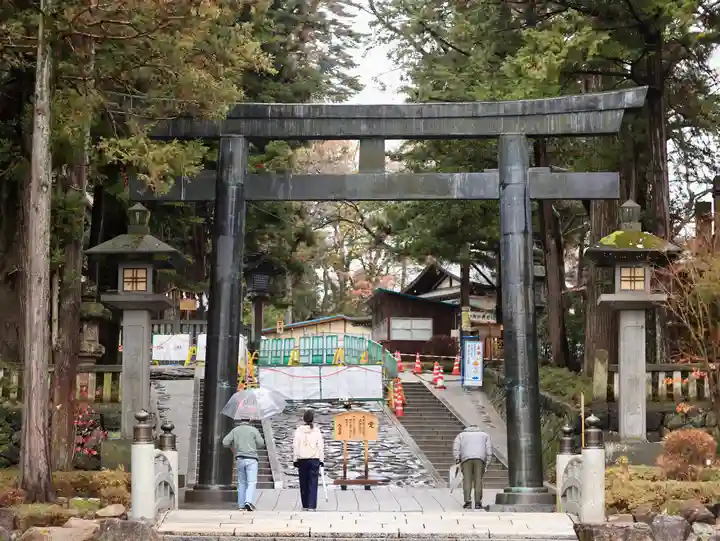 諏訪大社下社秋宮(長野県)