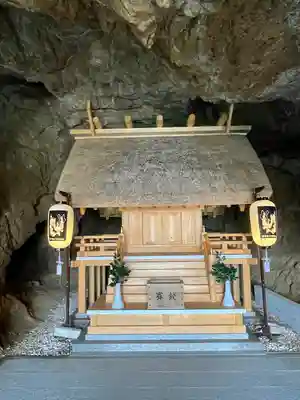 安乎岩戸信龍神社 (安乎八幡神社 摂社)の本殿・本堂