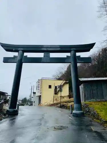 諏訪大社上社本宮の鳥居