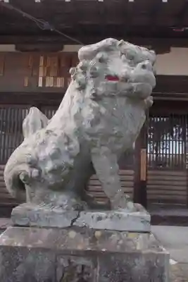 山梨岡神社の狛犬